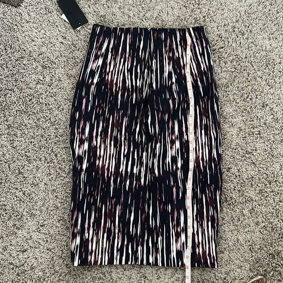 Stylish Pencil Black and White Patterned Skirt - Picture 6 of 6